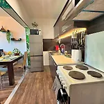 Apartment Urban Botanical 2br