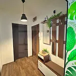 Apartment Urban Botanical 2br
