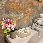 Apartment Urban Botanical 2br