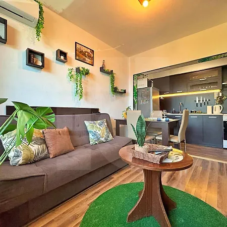 Apartment Urban Botanical 2br *